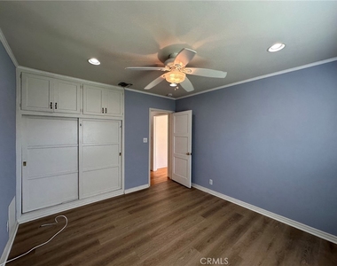 6724 Jumilla Avenue - Photo Thumbnail 14