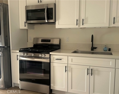 7905 White Oak - Photo Thumbnail 6