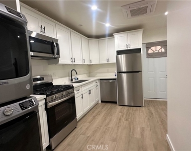 7905 White Oak - Photo Thumbnail 2