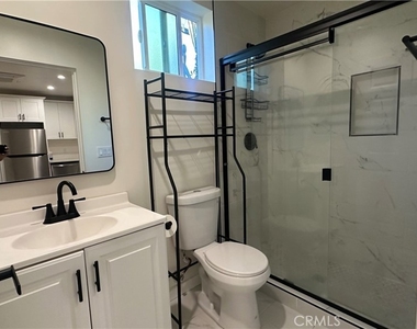 7905 White Oak - Photo Thumbnail 3