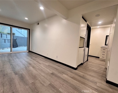 1159 Tivoli - Photo Thumbnail 10