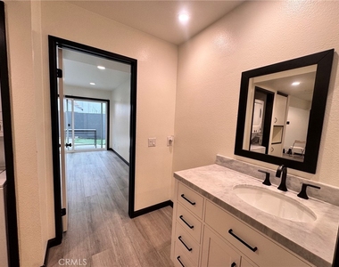 1159 Tivoli - Photo Thumbnail 15