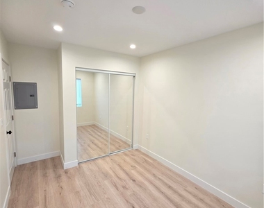 23509 Friar Street - Photo Thumbnail 11