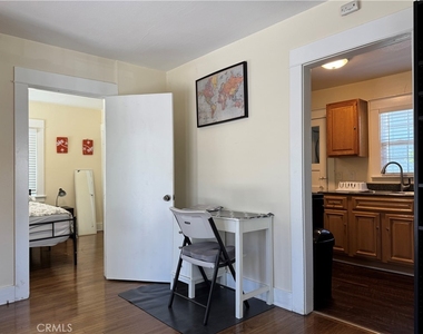 421 S Electric Ave - Photo Thumbnail 4