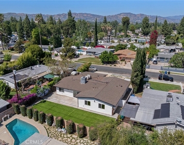 22930 Leadwell Street - Photo Thumbnail 13