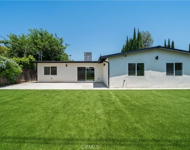 22928 Leadwell Street - Photo Thumbnail 29