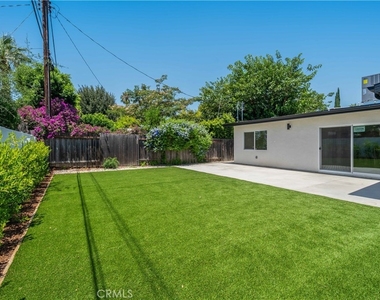 22928 Leadwell Street - Photo Thumbnail 28