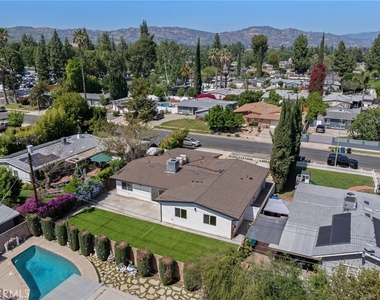 22928 Leadwell Street - Photo Thumbnail 32