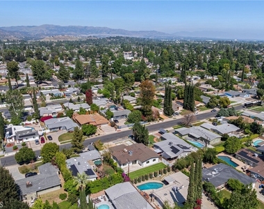 22928 Leadwell Street - Photo Thumbnail 33