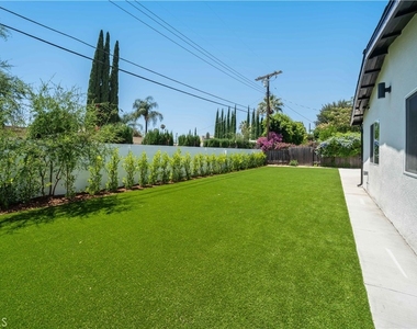 22928 Leadwell Street - Photo Thumbnail 27