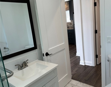 1819 Gramercy - Photo Thumbnail 26