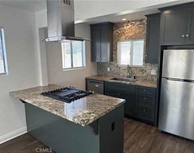 1819 Gramercy - Photo Thumbnail 4