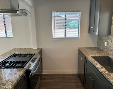 1819 Gramercy - Photo Thumbnail 7