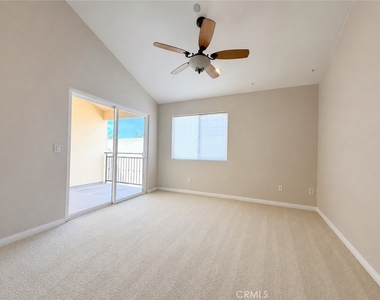 1323 Post Ave - Photo Thumbnail 7