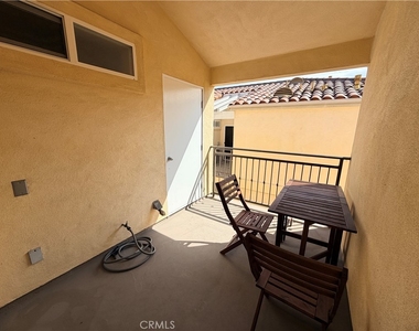 1323 Post Ave - Photo Thumbnail 11