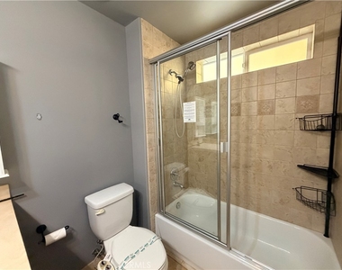 1323 Post Ave - Photo Thumbnail 13