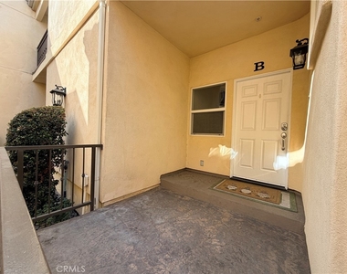 1323 Post Ave - Photo Thumbnail 15