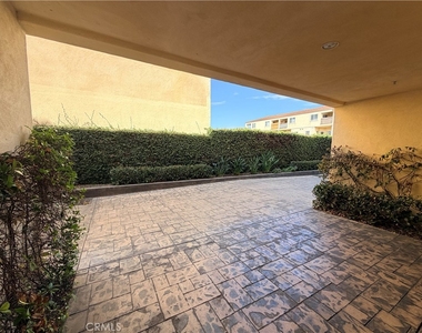 1323 Post Ave - Photo Thumbnail 17