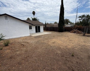527 W 10th - Photo Thumbnail 13