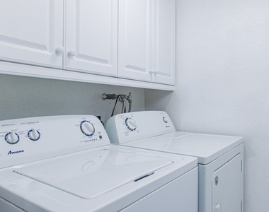 1688 N Shaffer Street - Photo Thumbnail 15