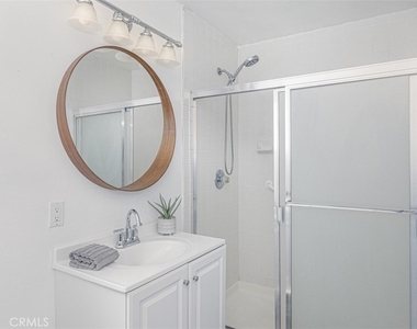 1688 N Shaffer Street - Photo Thumbnail 27