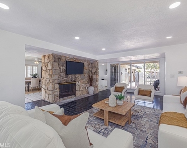 1688 N Shaffer Street - Photo Thumbnail 6
