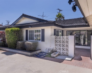 1688 N Shaffer Street - Photo Thumbnail 2