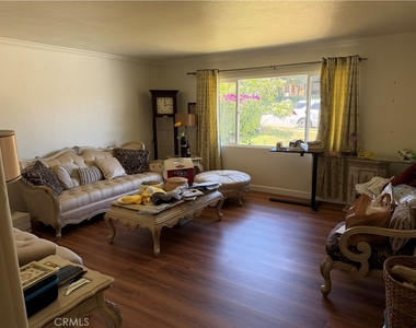 910 Orangewood - Photo Thumbnail 7
