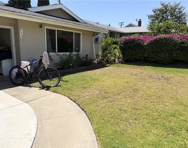 910 Orangewood - Photo Thumbnail 1