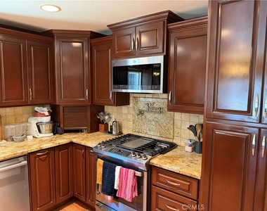 910 Orangewood - Photo Thumbnail 24