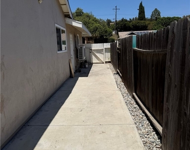 910 Orangewood - Photo Thumbnail 20