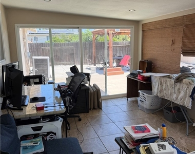 910 Orangewood - Photo Thumbnail 18