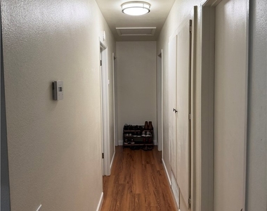 910 Orangewood - Photo Thumbnail 9