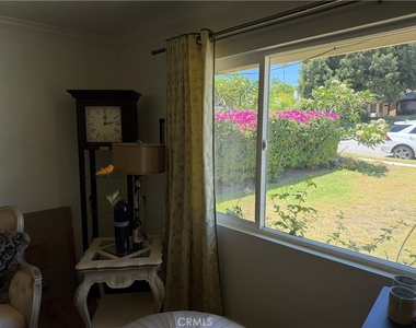 910 Orangewood - Photo Thumbnail 8
