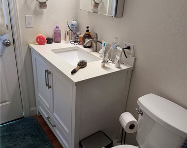 910 Orangewood - Photo Thumbnail 14
