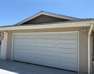 910 Orangewood - Photo Thumbnail 3