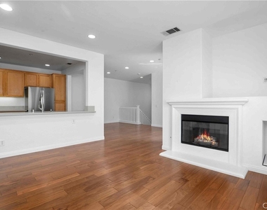 1216 Mcfadden - Photo Thumbnail 2
