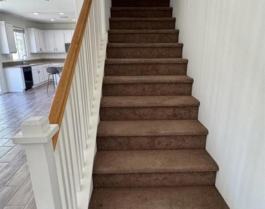 973 Yosemite Drive - Photo Thumbnail 22
