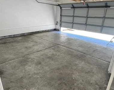 973 Yosemite Drive - Photo Thumbnail 52