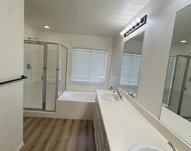 973 Yosemite Drive - Photo Thumbnail 34