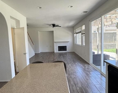 973 Yosemite Drive - Photo Thumbnail 16
