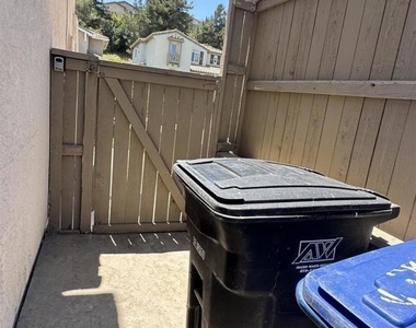 973 Yosemite Drive - Photo Thumbnail 58