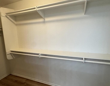 973 Yosemite Drive - Photo Thumbnail 38
