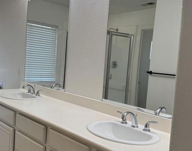 973 Yosemite Drive - Photo Thumbnail 35