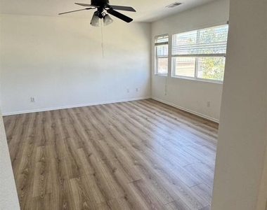 973 Yosemite Drive - Photo Thumbnail 31