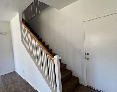 973 Yosemite Drive - Photo Thumbnail 21