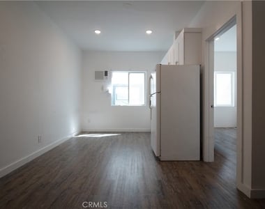 1411 Burlington Avenue - Photo Thumbnail 2