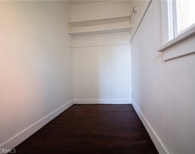1316 Mariposa Avenue - Photo Thumbnail 1
