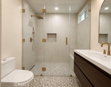 950 Hampton - Photo Thumbnail 3