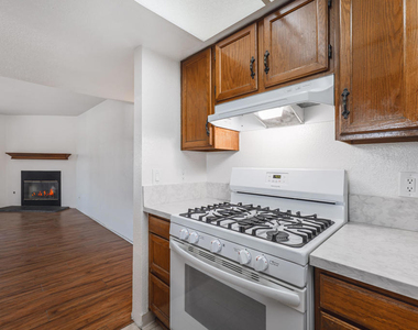 10133 Tujunga Canyon Boulevard - Photo Thumbnail 4